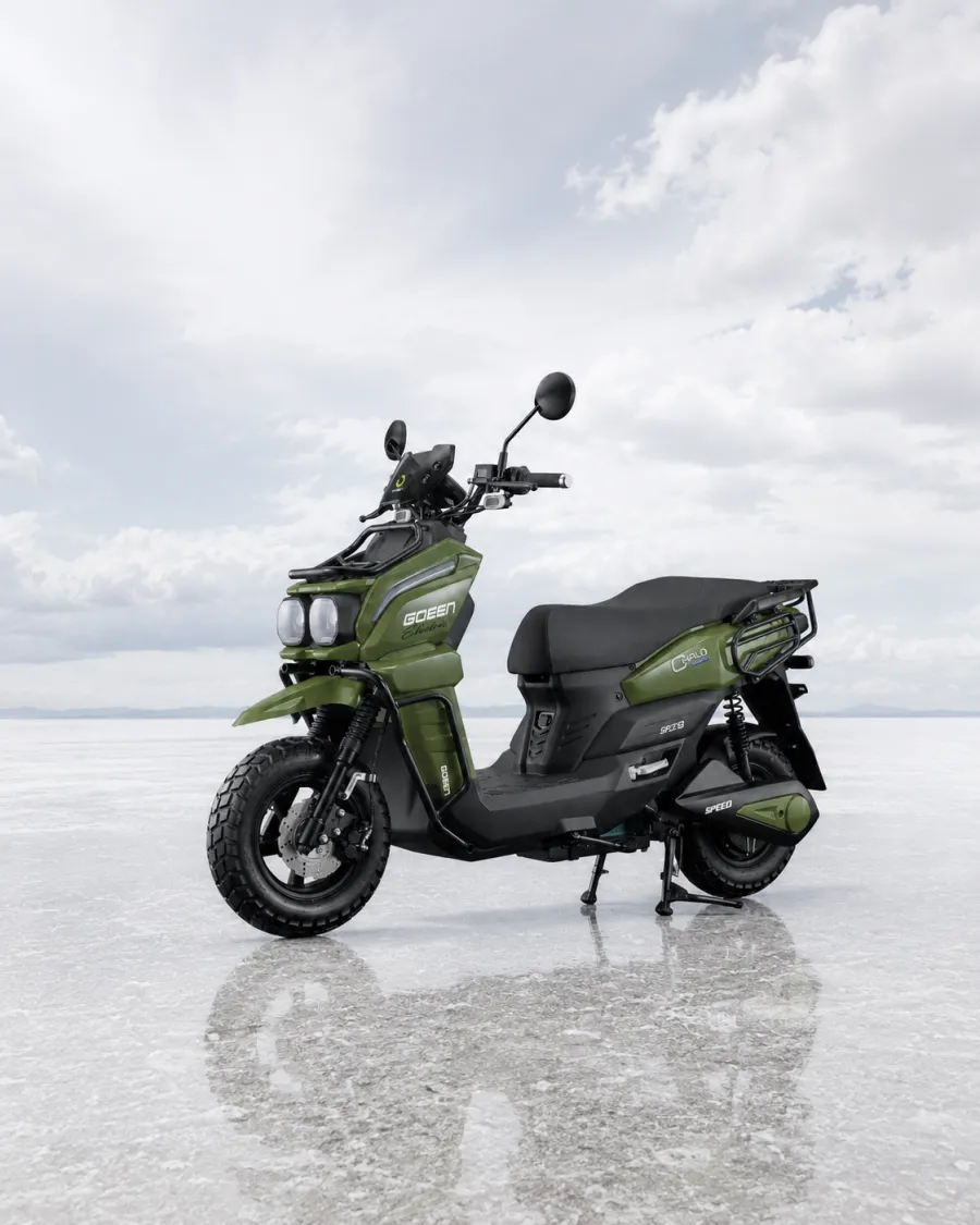 CHALO 1000 V2 on a bright salt flat